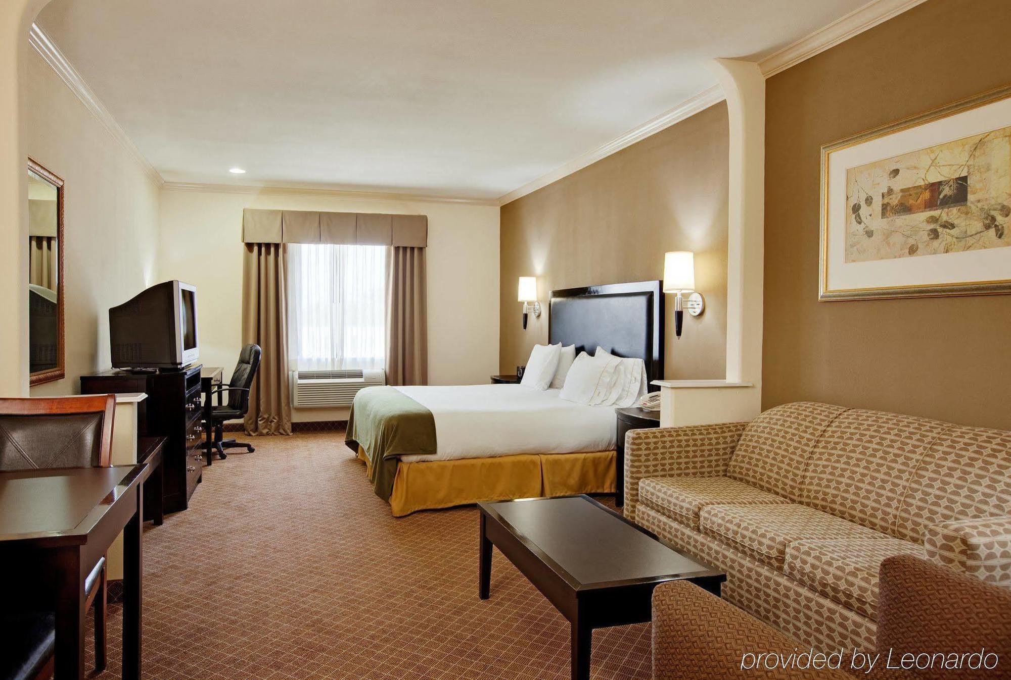 Holiday Inn Express & Suites La Porte, An Ihg Hotel Room photo