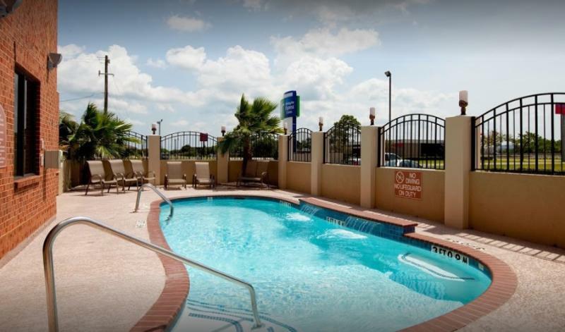 Holiday Inn Express & Suites La Porte, An Ihg Hotel Exterior photo